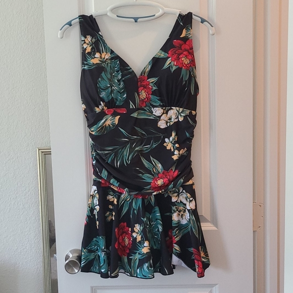 Summer Mae Other - Trade with Skylah Flattering Piece Bathing Suit🩱